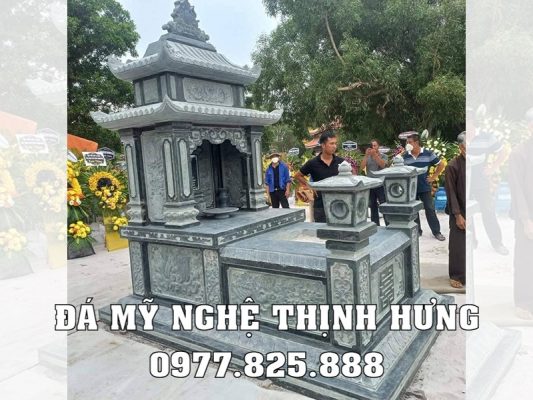 Mộ hai mái cao cấp đá xanh rêu, kích thước 117x182cm tại Thái Bình