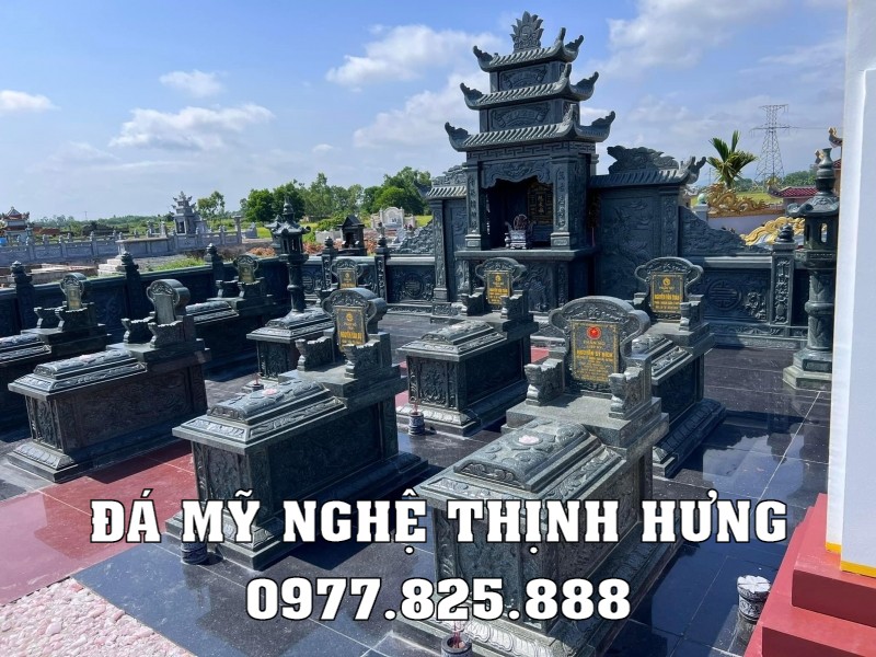 Lăng mộ đá xanh rêu tại Đông Anh Hà Nội.jpg Lăng mộ đá xanh rêu tại Đông Anh Hà Nội.jpg