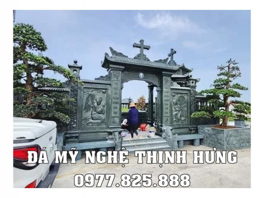 Cổng cho Lăng Mộ đá công giáo đẹp hoa văn mang ý nghĩa đặc trưng của Đạo Thiên Chúa Giáo.