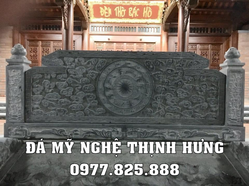 Đặt Bình phong Đền thờ Bác Hồ.jpg Đặt Bình phong Đền thờ Bác Hồ.jpg