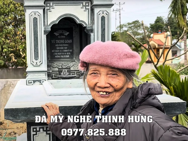 Mẫu Mộ đá 2 mái đẹp (mô hai mái), đá xanh rêu chất lượng #moda 24 Bà rất vui mừng và phấn khởi khi hoàn thành mộ