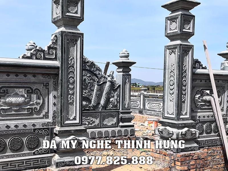 Quy trình, khảo sát, thiết kế, xây Lăng Mộ đá cho gia đình bài bản, khoa học năm 2026 39 Chi tiết hai cột trụ đá vào lăng mộ
