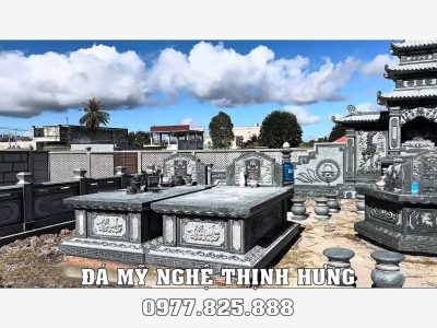 Hai ngoi Mo da chon 1 lan cho phan mo cua Ong Ba