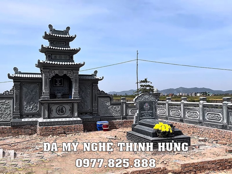 Tư vấn Quy trình Xây Mộ đá Đẹp, Chuẩn năm 2026 6 Vi-tri-lap-dat-phan-Mo-da-cho-Bo-cua-gia-chu.jpg