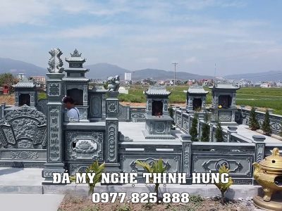 Hang rao lan can da cho lang mo